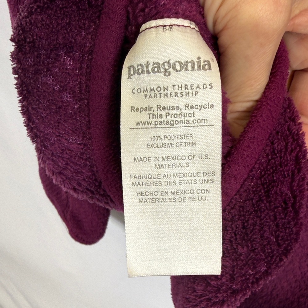 Patagonia Women's Fleece Jacket Raspberry - Picture 6 of 6